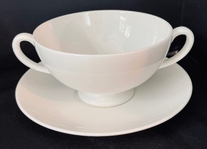 lot 206 image: Wedgwood Double Handled Soup Bowls and Under Plates