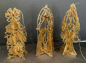 lot 223 image: The Danbury Mint Gold Christmas Ornament Collection
