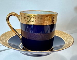 lot 186 image: (6) Vintage Limoges Demitasse Teacups and Saucers