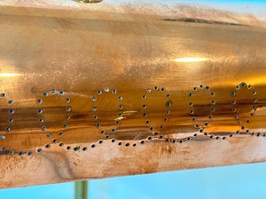 lot 190 image: Vintage Brass and Copper Bankers Style Desk Lamp