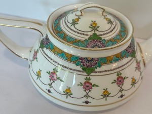 lot 168 image: Vintage Minton Iolathe Teapot