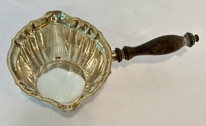 lot 140 image: Vintage Chippendale Pattern Gorham Sterling Silver Brandy Warmer  Sauce  Gravy