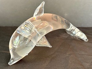lot 116 image: Steuben Crystal Dolphin Figurine