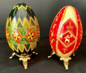 lot 240 image: 4 Ukrainian Pansky Eggs