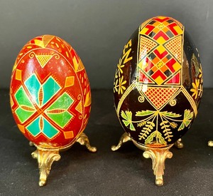 lot 248 image: Pretty Ukrainian Pansky Eggs