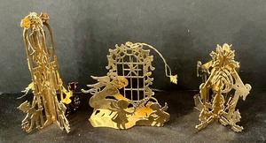 lot 275 image: The Danbury Mint Gold Christmas Ornament Collection
