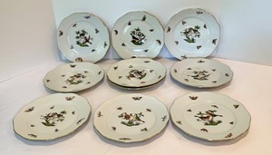 lot 38 image: Set of 10 Herend Hand Painted Luncheon Plates