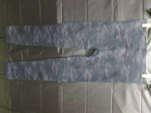 lot 63 image: (RCK) Spanx Womens Dark Camo Print...