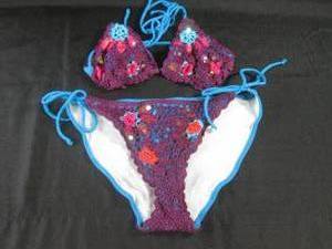 lot 68 image: (EC1) Victorias Secret 2pc Swimmin...