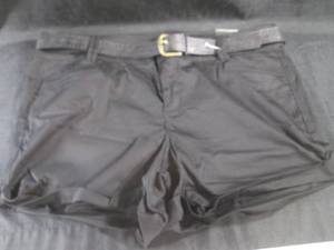 lot 70 image: (BS) Torrid Womens Shorts in Black...