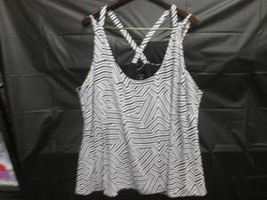 lot 87 image: (RCK) Rebel Womens Top Size 3X - N...