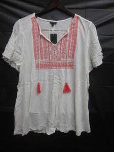 lot 155 image: (RCK) Torrid Top Size 2 2X (18-20) ...