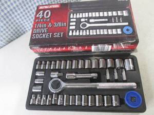 lot 218 image: (EC1) 40pc 14 and 38 Drive Sock...