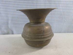 lot 238 image: (CS) Small Vintage Brass Spittoon -...