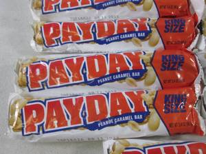 lot 323 image: (B-1) 11 King Size Pay Day Candy Ba...