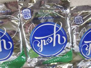 lot 327 image: (B-1) 12 York Peppermint Patties Be...