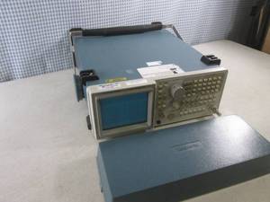 lot 7 image: (F-1) Tektronix 2714 Spectrum Analy...