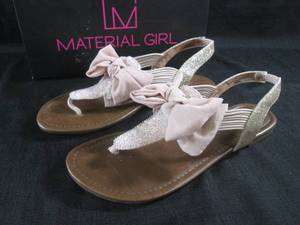 lot 19 image: (BS) Material Girl Swan Pink Blush ...