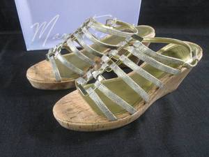 lot 25 image: (CS) Marc Fisher Gold LL Womens Sh...