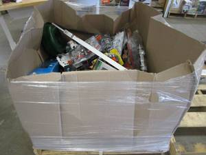 lot 252 image: SalvageWholesale Gaylord of Lighting, Housewares & More - SOLD AS IS