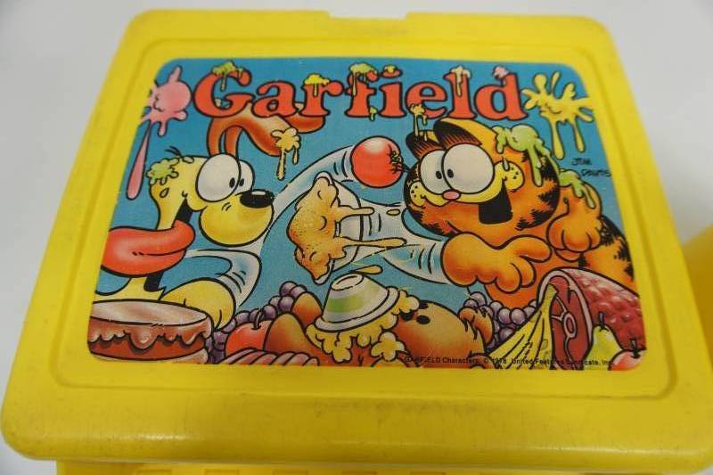 Vintage Garfield Lunchbox With Thermos 