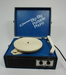 lot 47 image: Emerson Big - Big Potable Phono