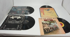 lot 51 image: (4) Vintage Vinyl Record Albums Including Heart, Alabama, REO Speedwagon, The Oak Ridge Boys