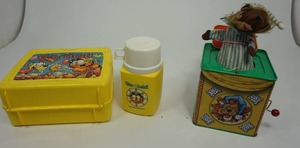 lot 71 image: Vintage Garfield Lunch Box And A Jack In The Box