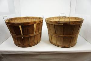 lot 98 image: Bushel Basket with 2 Handles