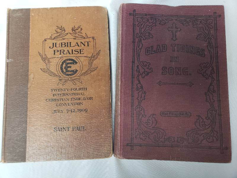 lot 22X image: Vintage Books (8) Some First Editions