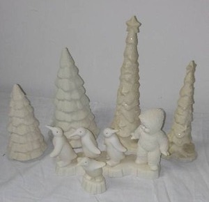 lot 51 image: Snow Babies and Penguins. (6)