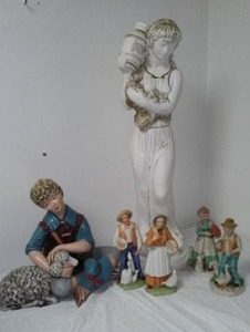 lot 63 image: Ceramic Decor (6).