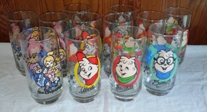 lot 158 image: Collectable Chipmunk tumblers (12).