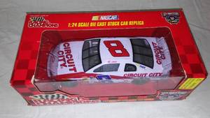 lot 173 image: Hut Stricklin No.8 Circuit City
