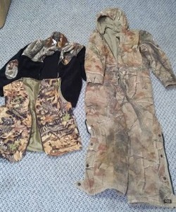 lot 220 image: Camouflage. Outerwear (3)