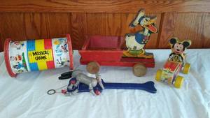 lot 226 image: Vintage Childrens Toys (4)