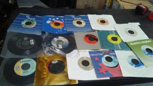 lot 317 image: Collectible Vintage 45s Vinyl Records