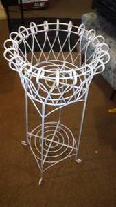 lot 355 image: Metal Plant Stand.