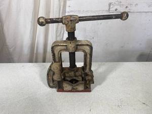 Pipe vice