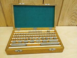 lot 12 image: Gage Block Set