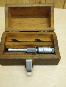 lot 117 image: Brown & Sharpe Intrimik Inside Micrometer