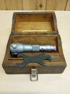 lot 121 image: Brown & Sharpe Intrimik Inside Micrometer