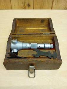 lot 122 image: Brown & Sharpe Intrimik Inside Micrometer