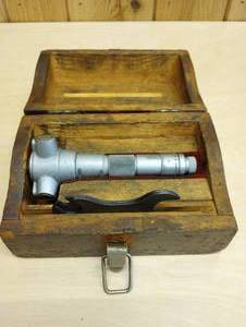 lot 123 image: Brown & Sharpe Intrimik Inside Micrometer