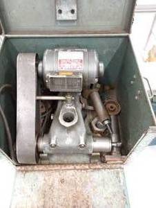 lot 72 image: Dumore Tool Post Grinder