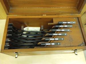 lot 75 image: Brown And Sharp Micrometers (6)