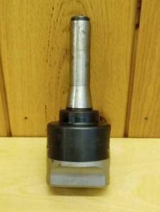 lot 82 image: Criterion R-8 Bridgeport 112 x 18 THD Boring Head