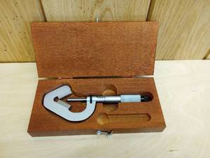 lot 104 image: Starrett Micrometer