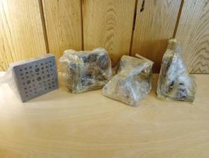 lot 3 image: Angle blocks