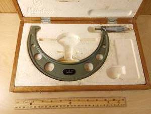 lot 16 image: Mitutoyo Micrometer 7-8